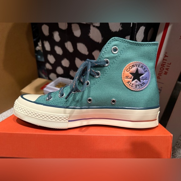 Converse Shoes - Chuck Taylor high top M5 W7